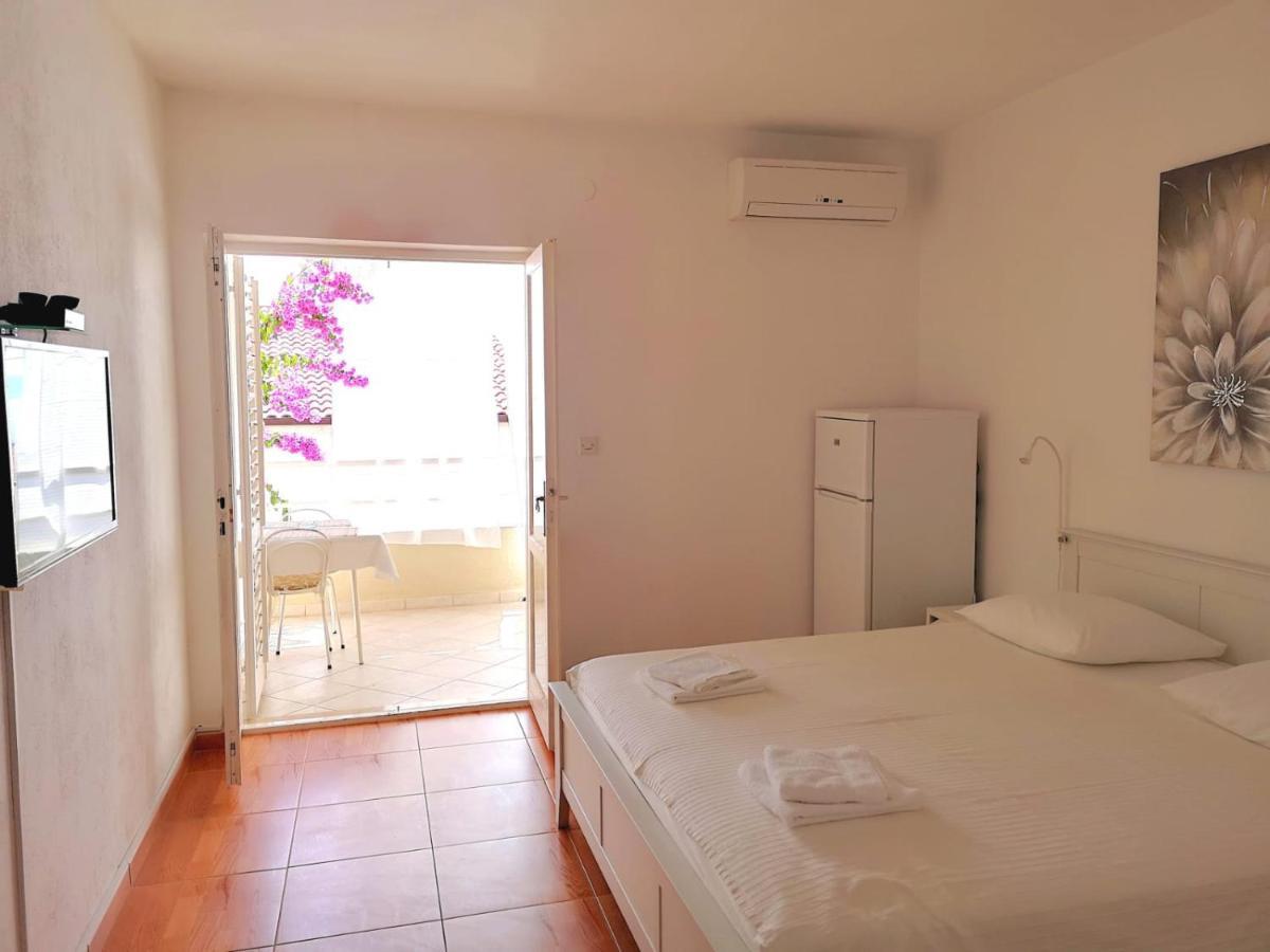 Apartments Angela มาคาร์สกา ภายนอก รูปภาพ